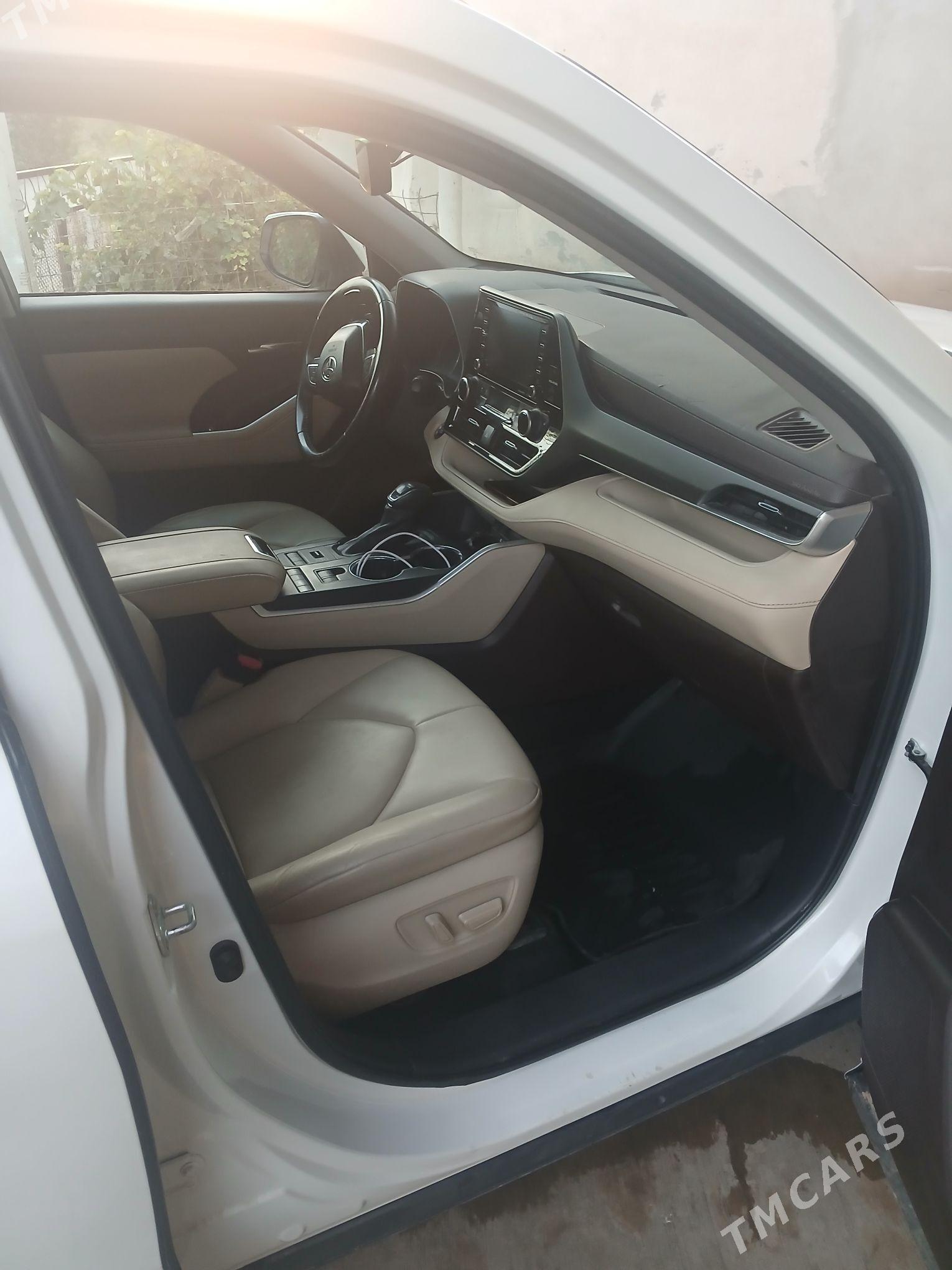 Toyota Highlander 2022 - 520 000 TMT - Daşoguz - img 4