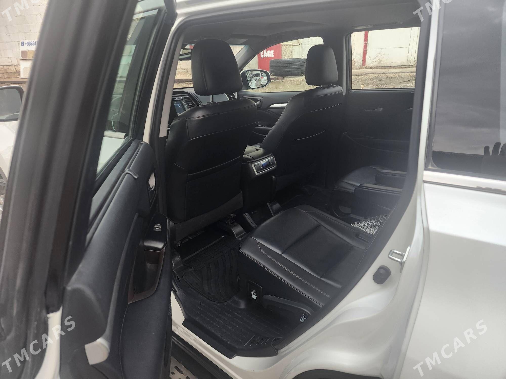 Toyota Highlander 2019 - 470 000 TMT - Dänew - img 1