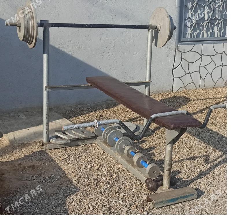 Тренажёры 4 шт, штанги 2 шт - Туркменбаши - img 1