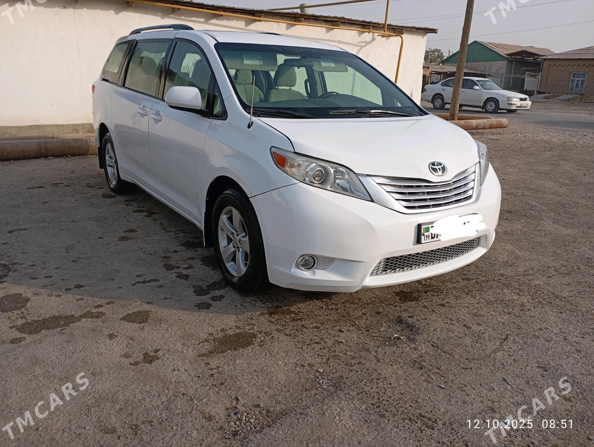 Toyota Sienna 2010 - 270 000 TMT - Tejen - img 2