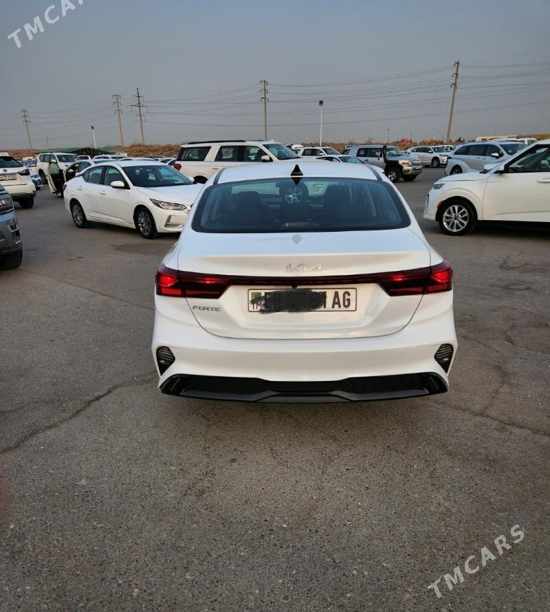 Kia Forte 2022 - 250 000 TMT - ул. Подвойского (Битарап Туркменистан шаёлы) - img 4