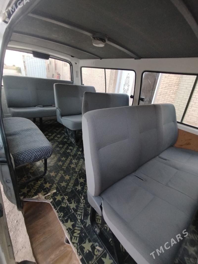Toyota Hiace 2002 - 130 000 TMT - Sakar - img 4