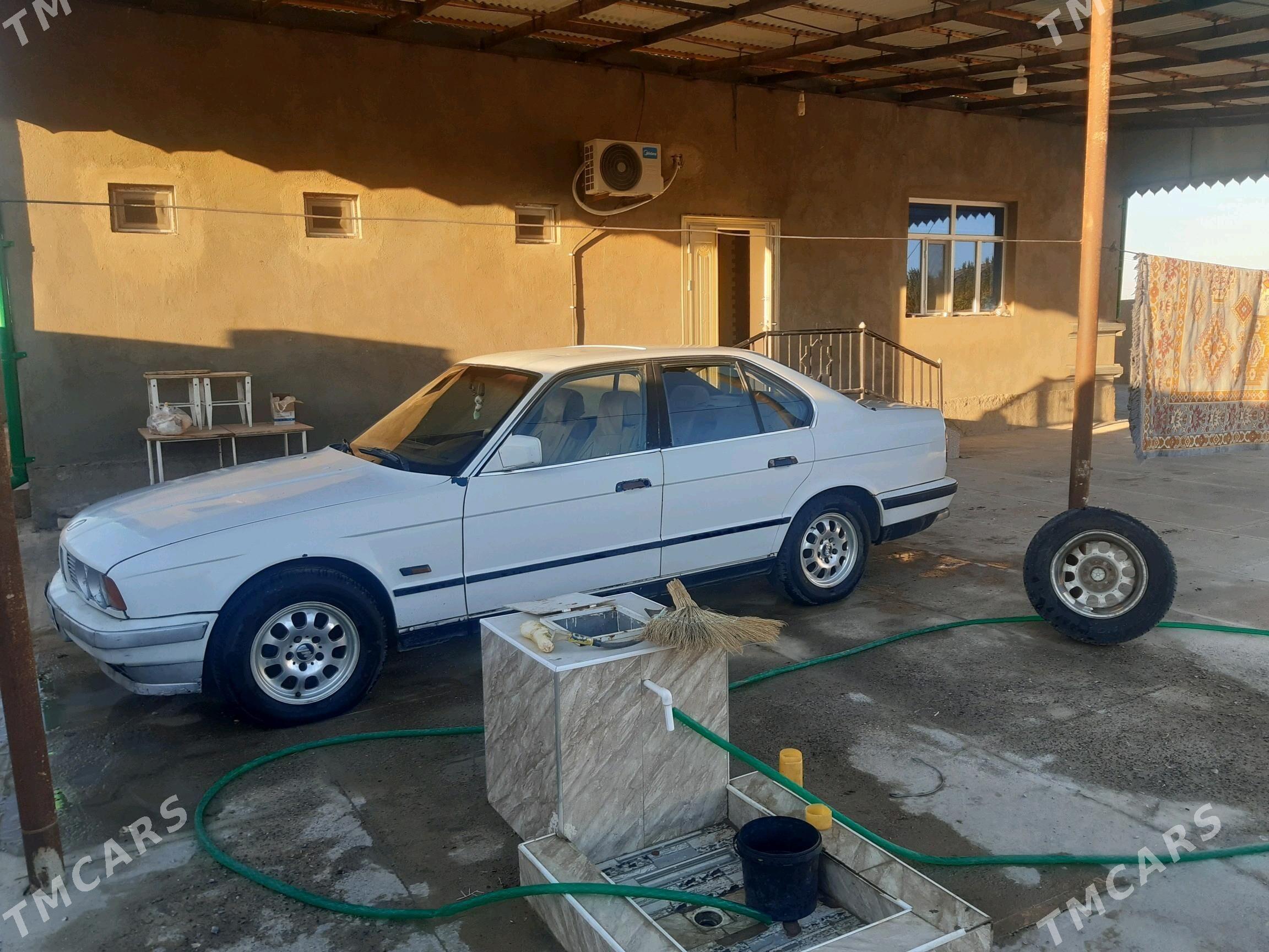 BMW 520 1991 - 25 000 TMT - Газаджак - img 3