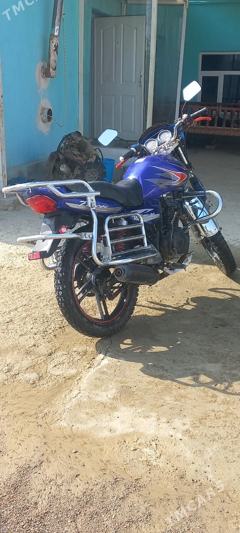 Fekon FK150-8G 2014 - 15 000 TMT - Bäherden - img 2