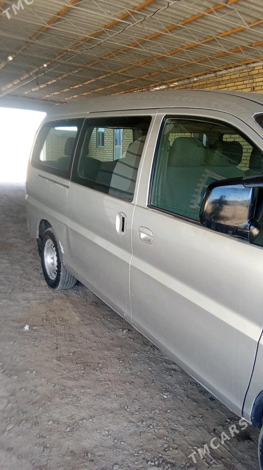 Toyota Hiace 2001 - 60 000 TMT - Baýramaly - img 2