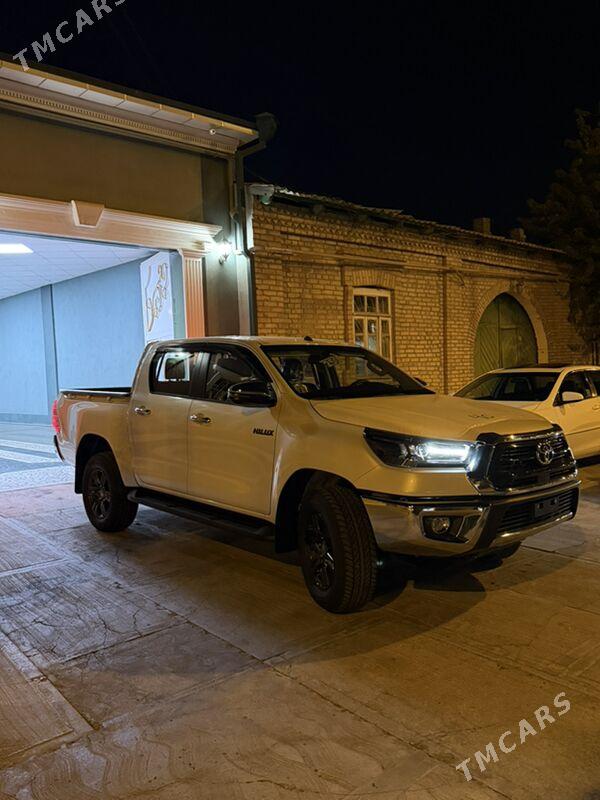 Toyota Hilux 2025 - 680 000 TMT - Türkmenabat - img 2