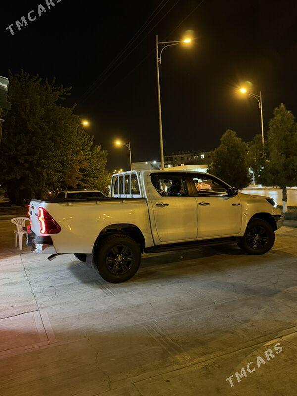Toyota Hilux 2025 - 680 000 TMT - Türkmenabat - img 4