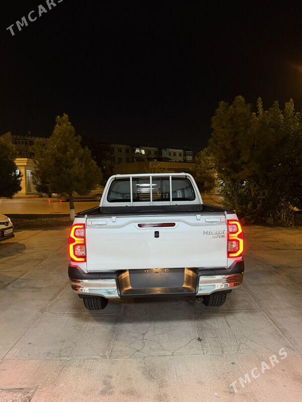 Toyota Hilux 2025 - 680 000 TMT - Türkmenabat - img 6