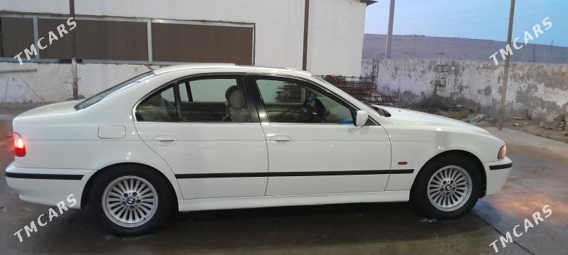 BMW 525 2003 - 150 000 TMT - Тагтабазар - img 3