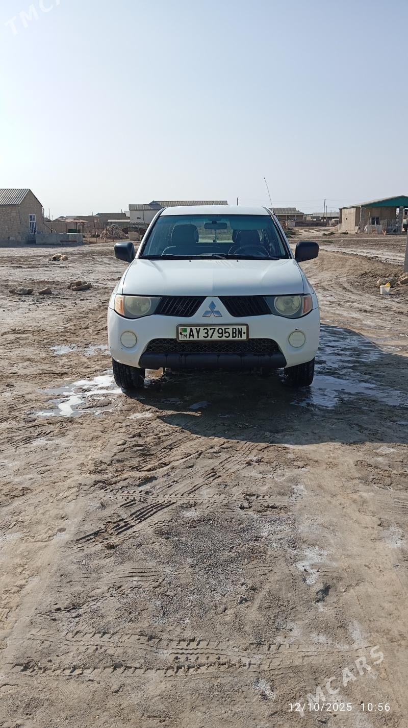 Mitsubishi L200 2006 - 125 000 TMT - Эсенгулы - img 2