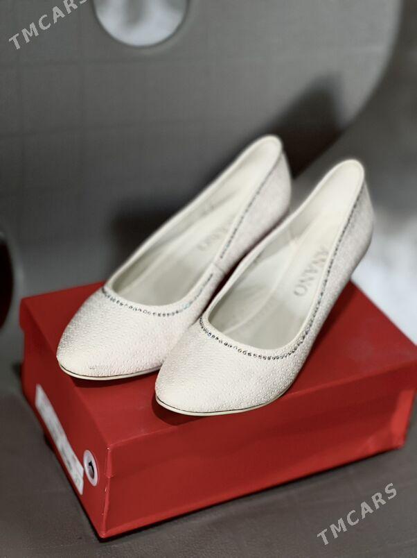 Ak tufli - Улица Ататурка - img 1