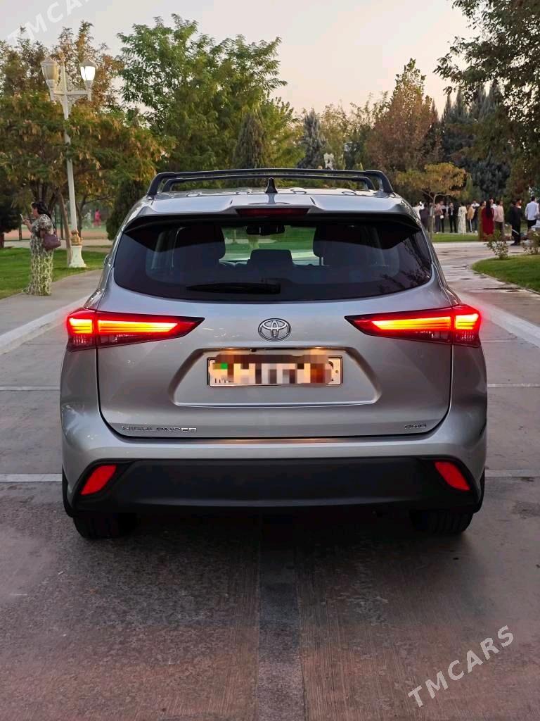 Toyota Highlander 2022 - 500 000 TMT - Мары - img 4
