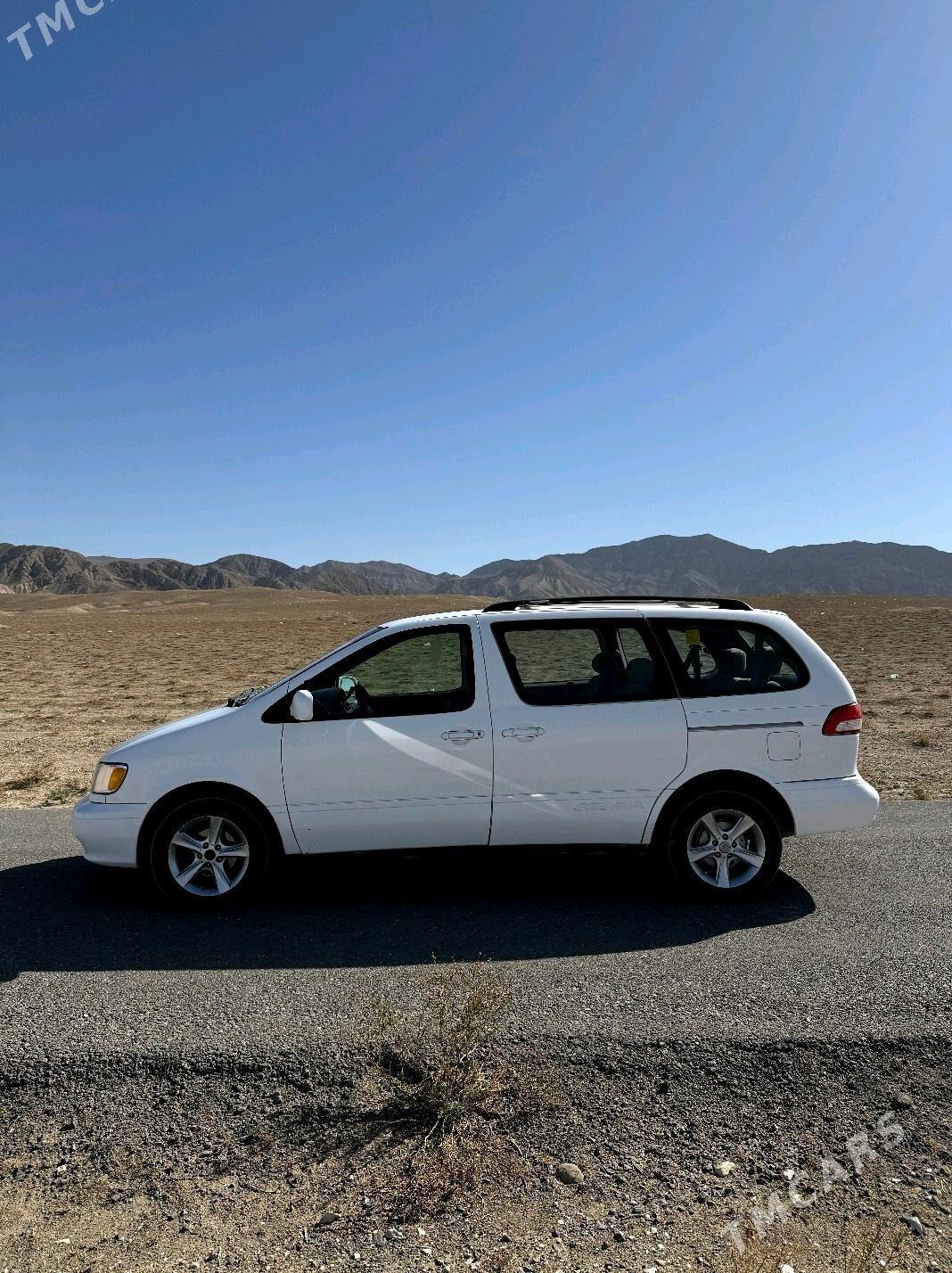 Toyota Sienna 2001 - 160 000 TMT - Гызыларбат - img 8