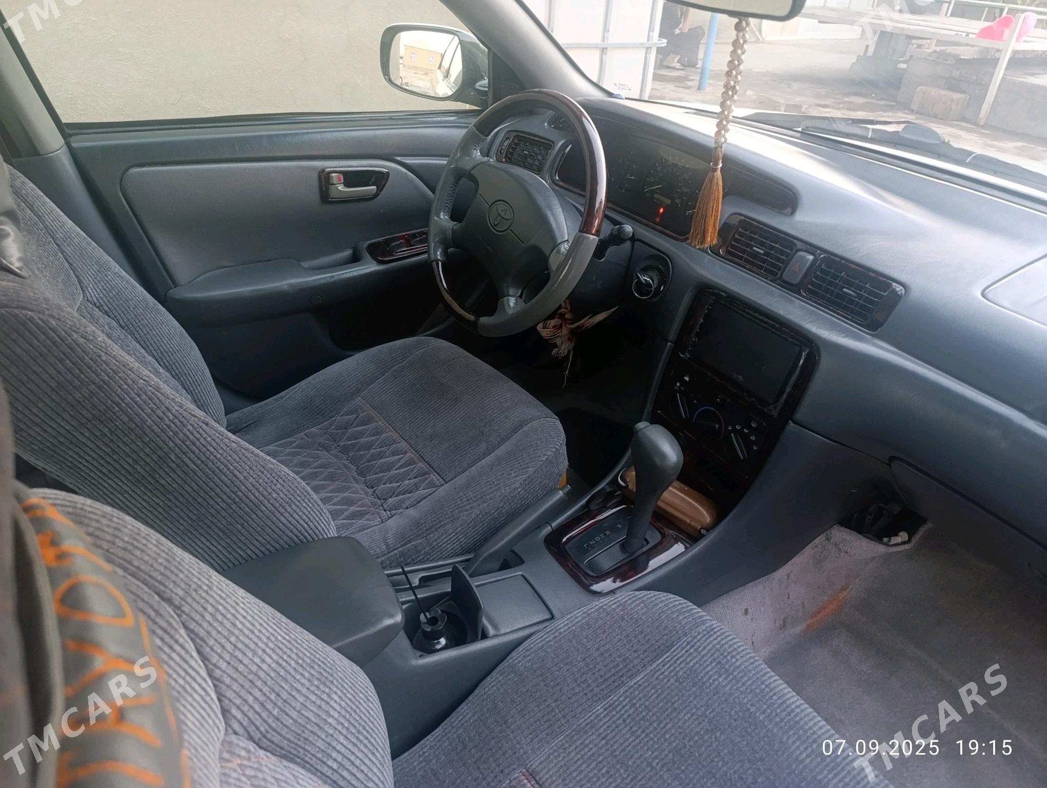 Toyota Camry 2001 - 119 000 TMT - Теджен - img 2