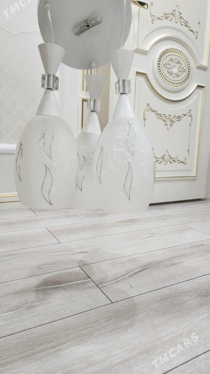 Lyustra ak renkli - Мир 4 - img 2