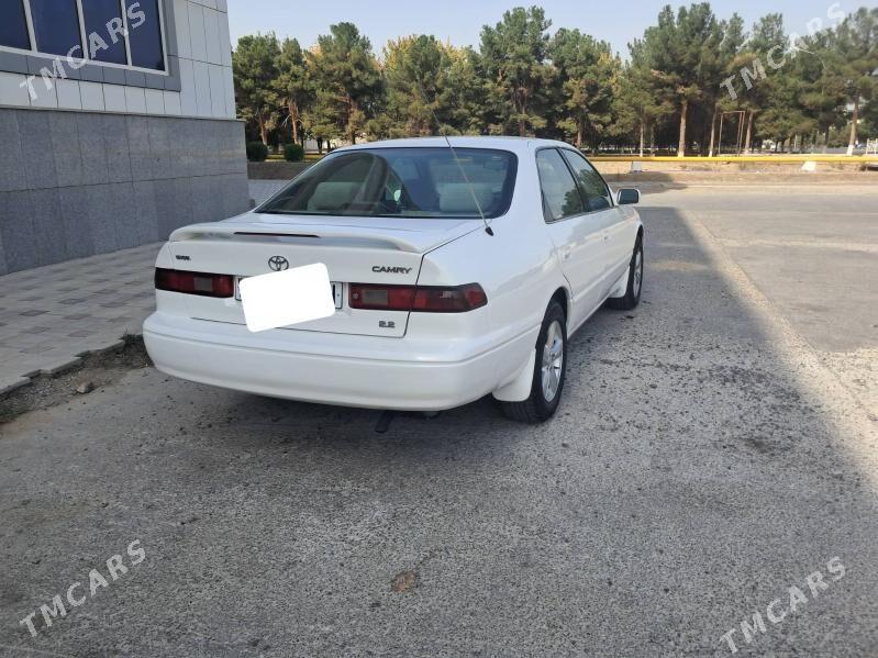 Toyota Camry 1998 - 125 000 TMT - Мары - img 1