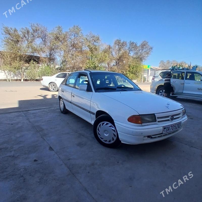 Opel Astra 1992 - 40 000 TMT - Гурбансолтан Едже - img 4