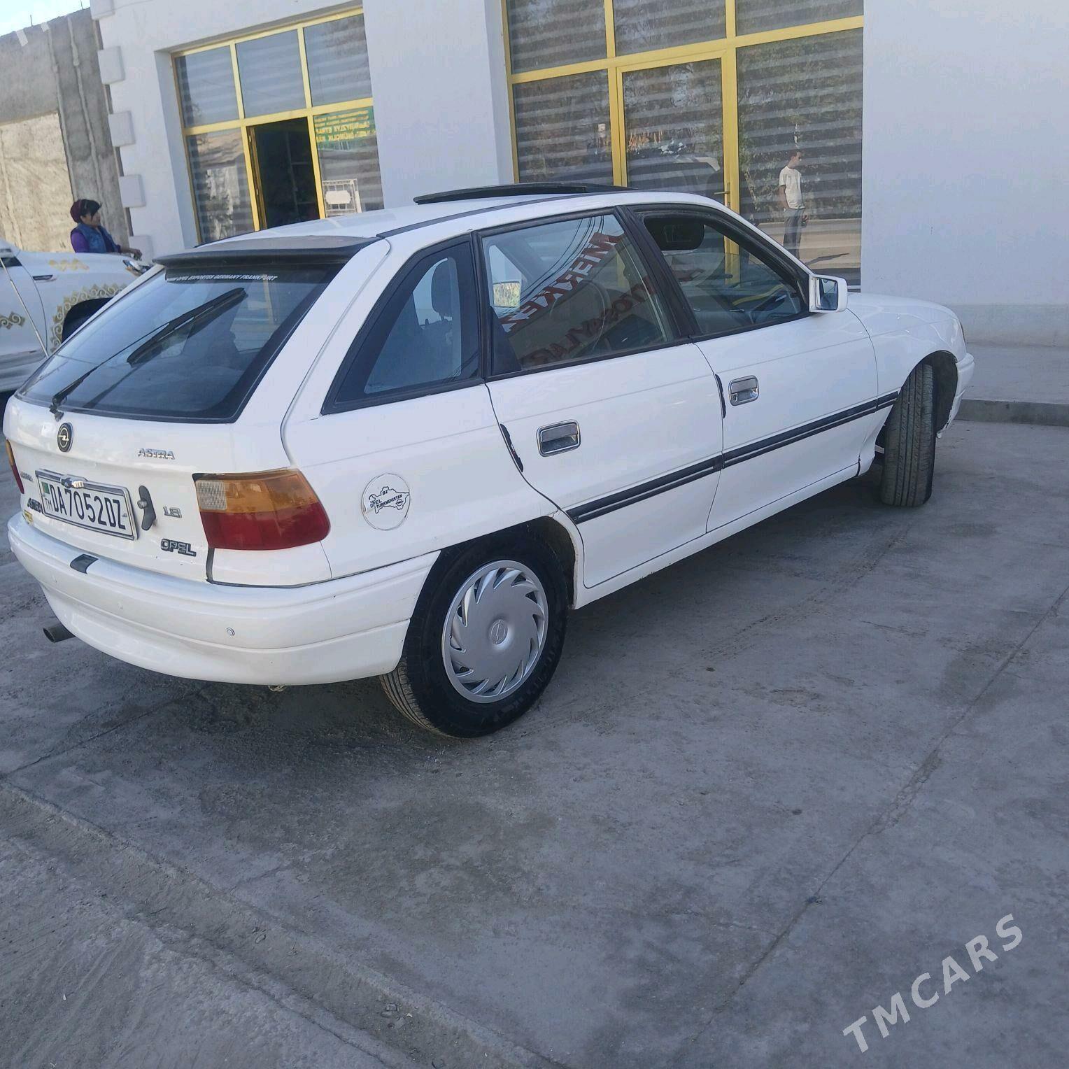 Opel Astra 1992 - 40 000 TMT - Гурбансолтан Едже - img 8