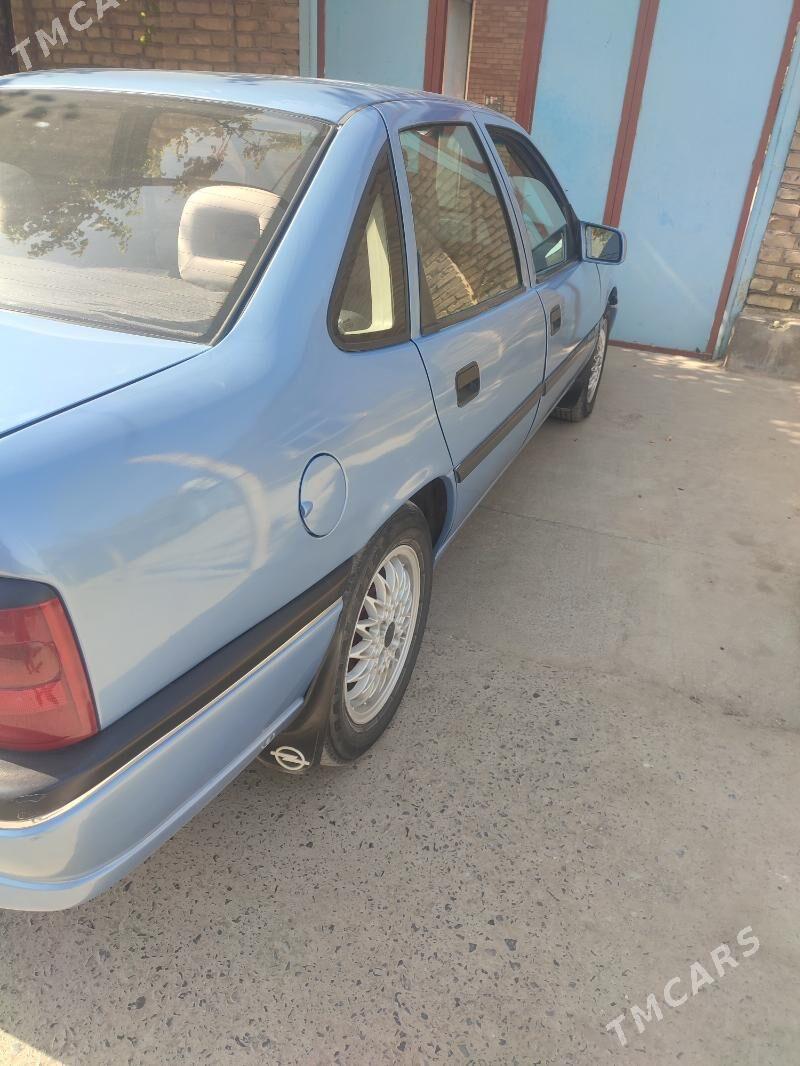 Opel Vectra 1993 - 50 000 TMT - Фарап - img 1