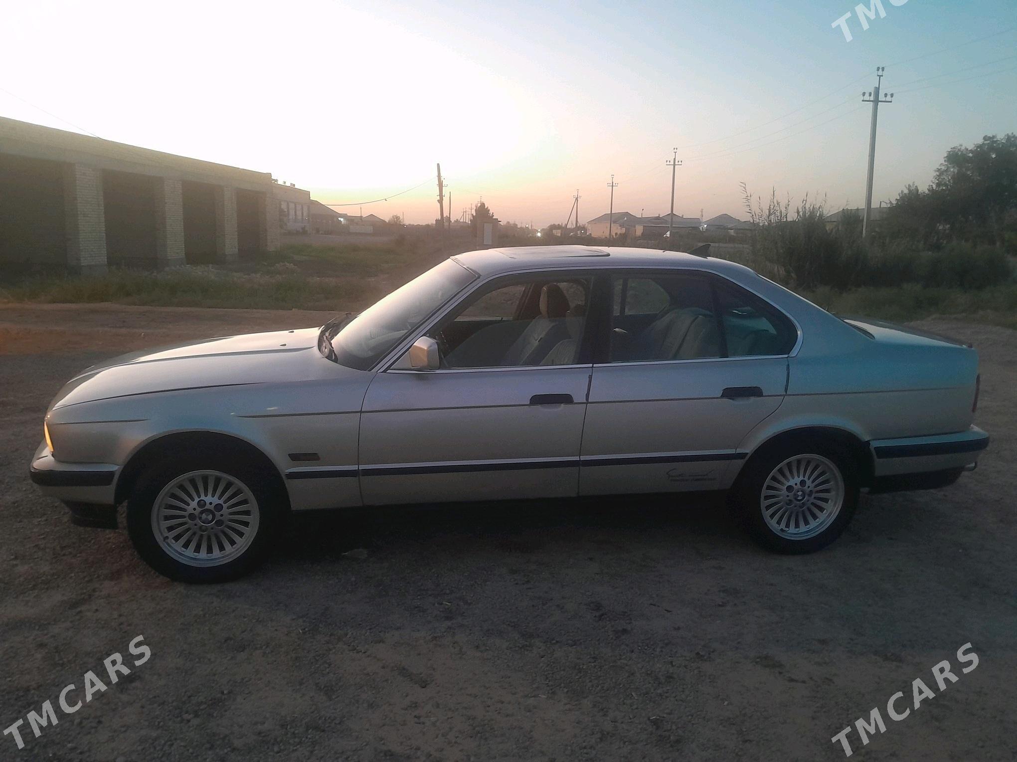 BMW 525 1992 - 35 000 TMT - Mary - img 1