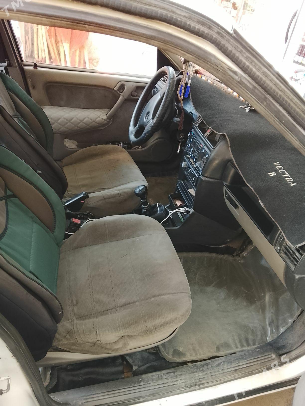 Opel Vectra 1989 - 38 000 TMT - Бахарден - img 1
