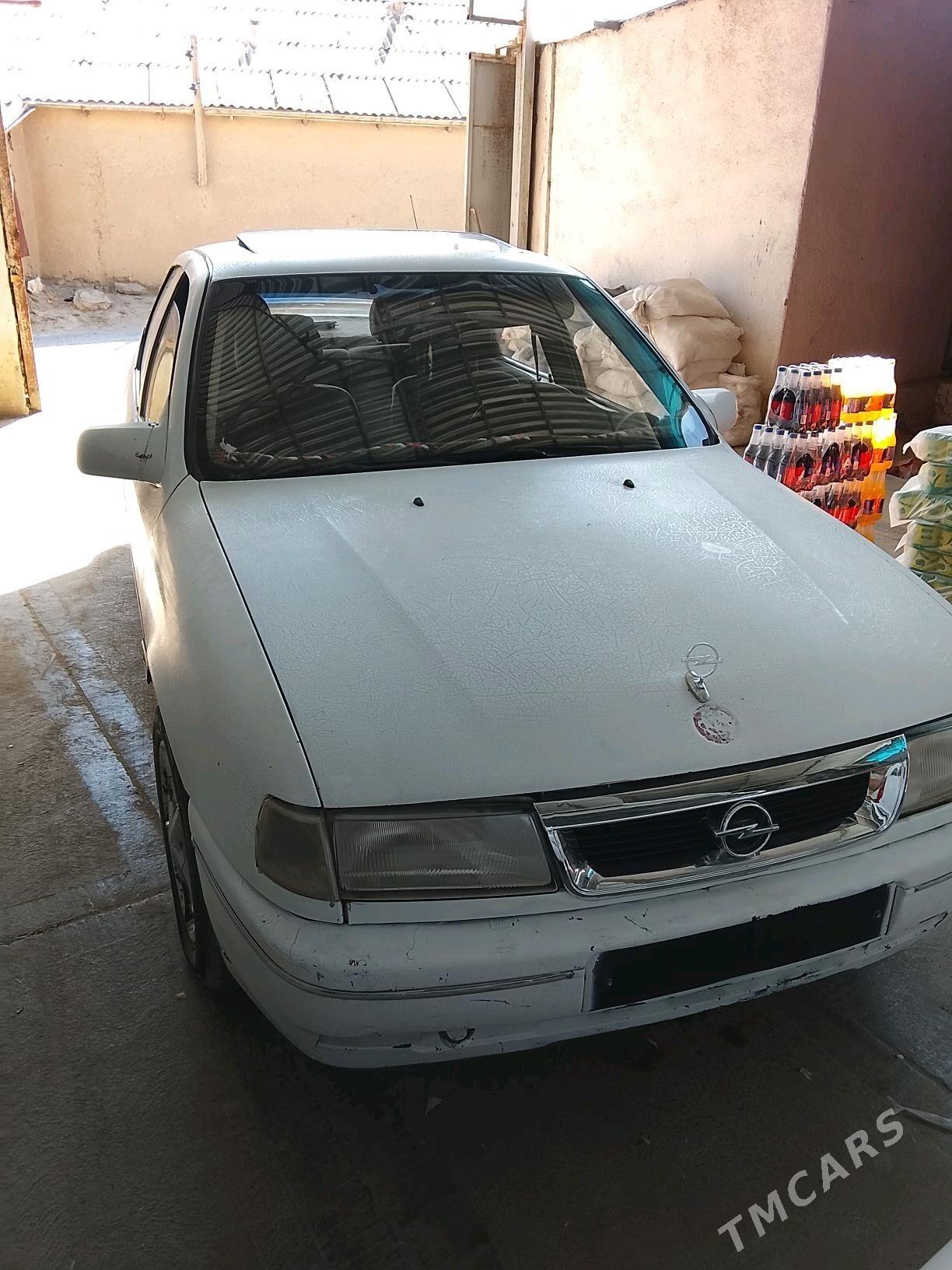 Opel Vectra 1989 - 38 000 TMT - Бахарден - img 3