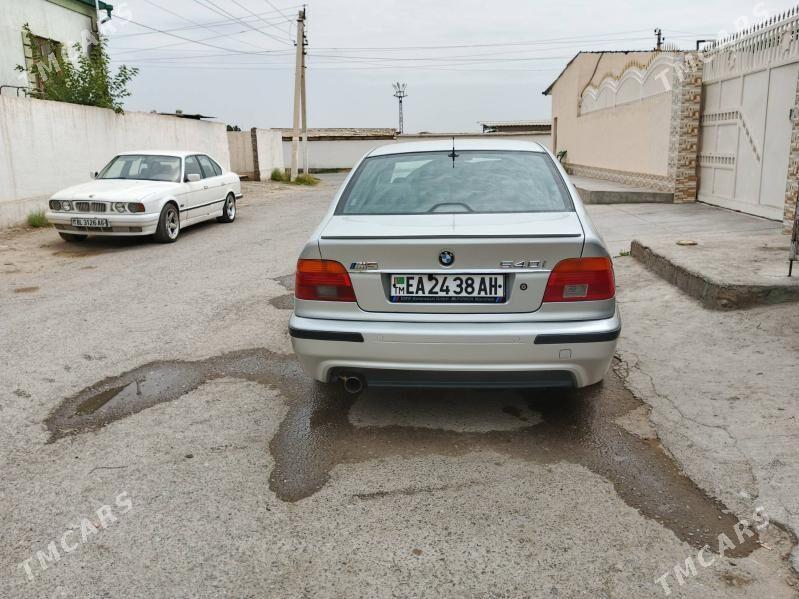 BMW E39 2001 - 125 000 TMT - Garadamak - img 2