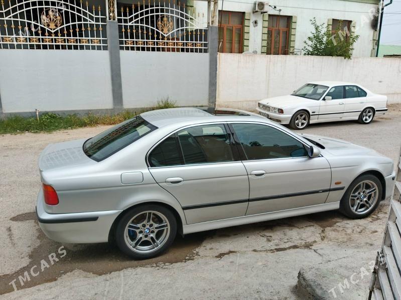 BMW E39 2001 - 125 000 TMT - Garadamak - img 4
