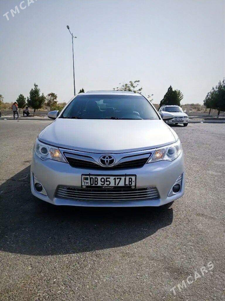 Toyota Camry 2012 - 230 000 TMT - Дянев - img 1