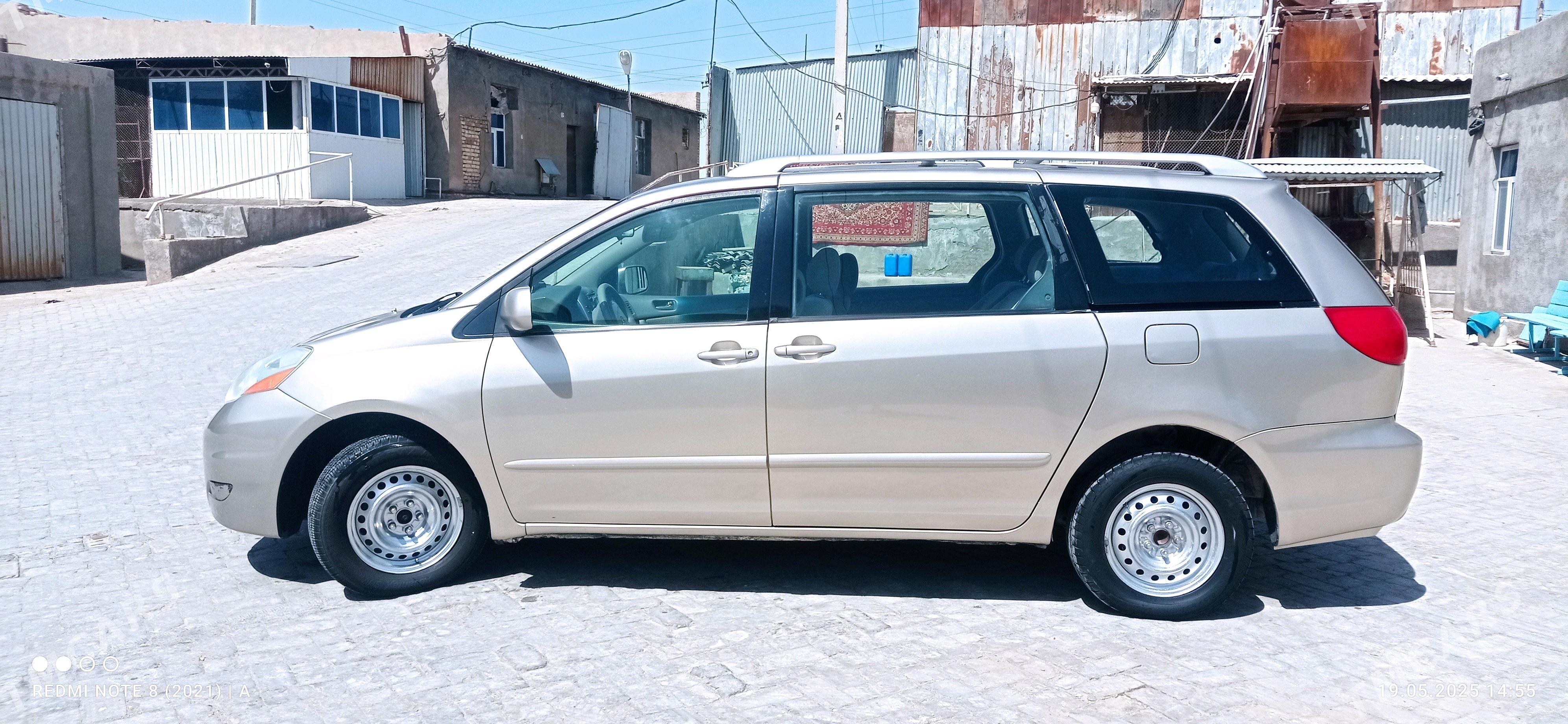 Toyota Sienna 2006 - 185 000 TMT - Ёлётен - img 3