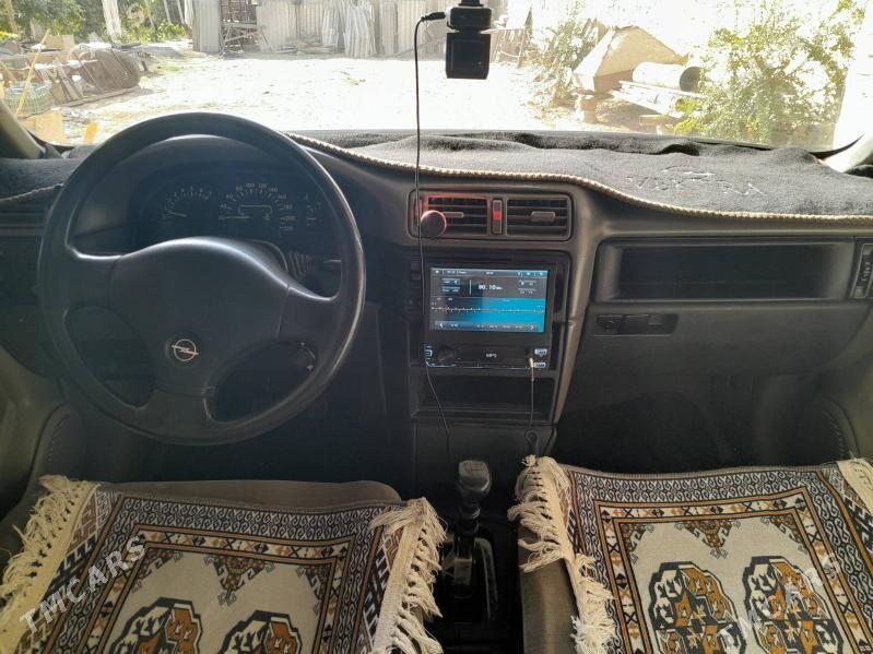 Opel Vectra 1991 - 40 000 TMT - Çärjew - img 2