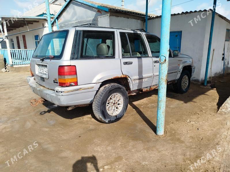 Jeep Grand Cherokee 1995 - 15 000 TMT - Esenguly - img 1
