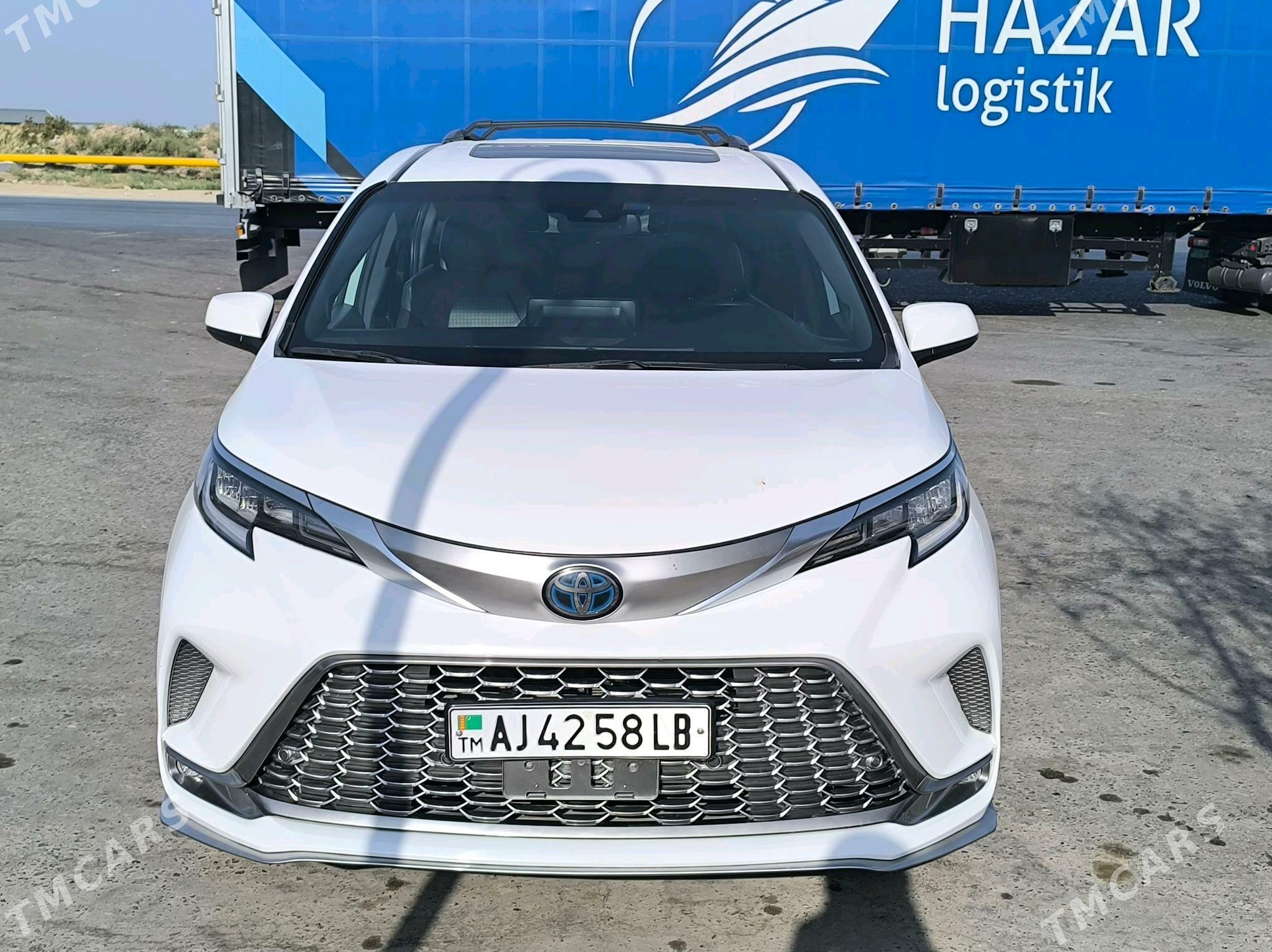 Toyota Sienna 2022 - 600 000 TMT - Туркменабат - img 2