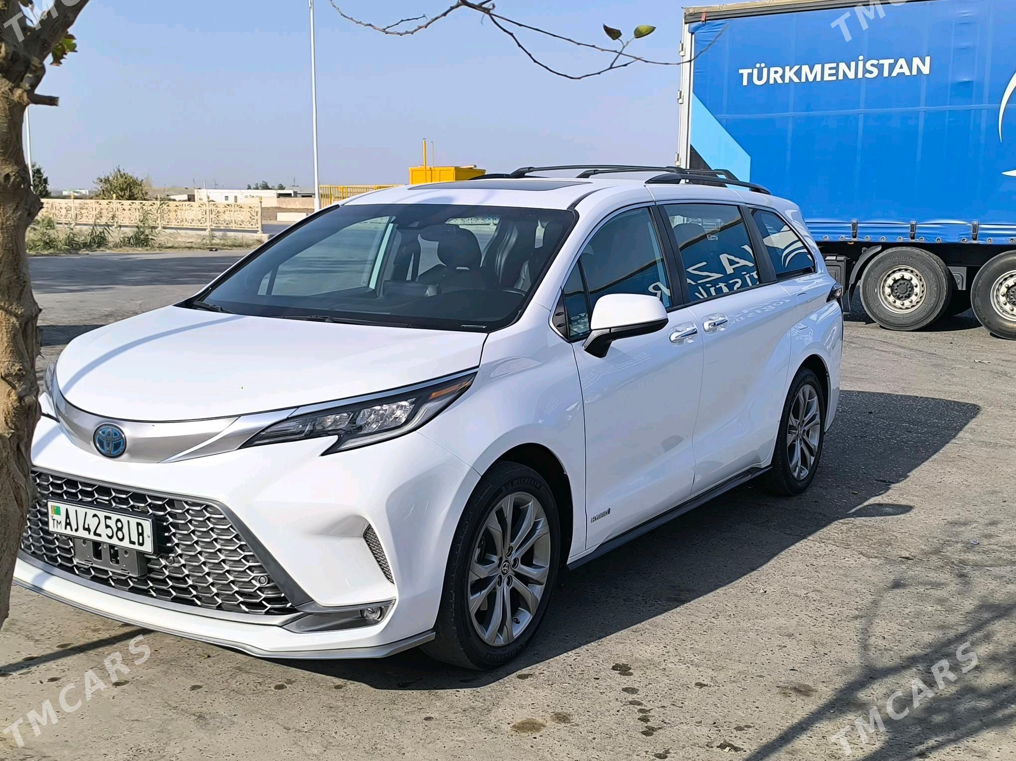 Toyota Sienna 2022 - 600 000 TMT - Türkmenabat - img 1