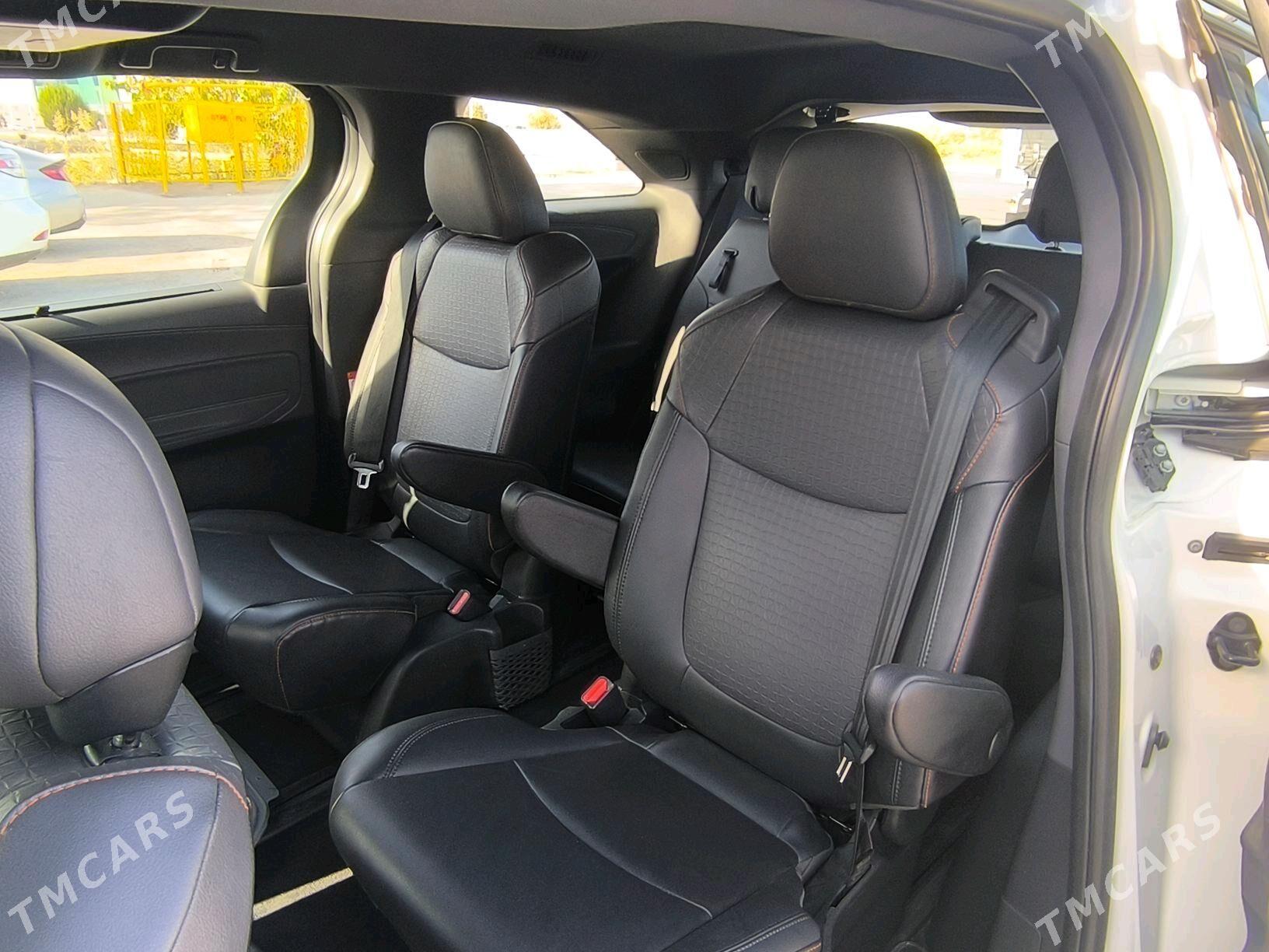 Toyota Sienna 2022 - 600 000 TMT - Туркменабат - img 6