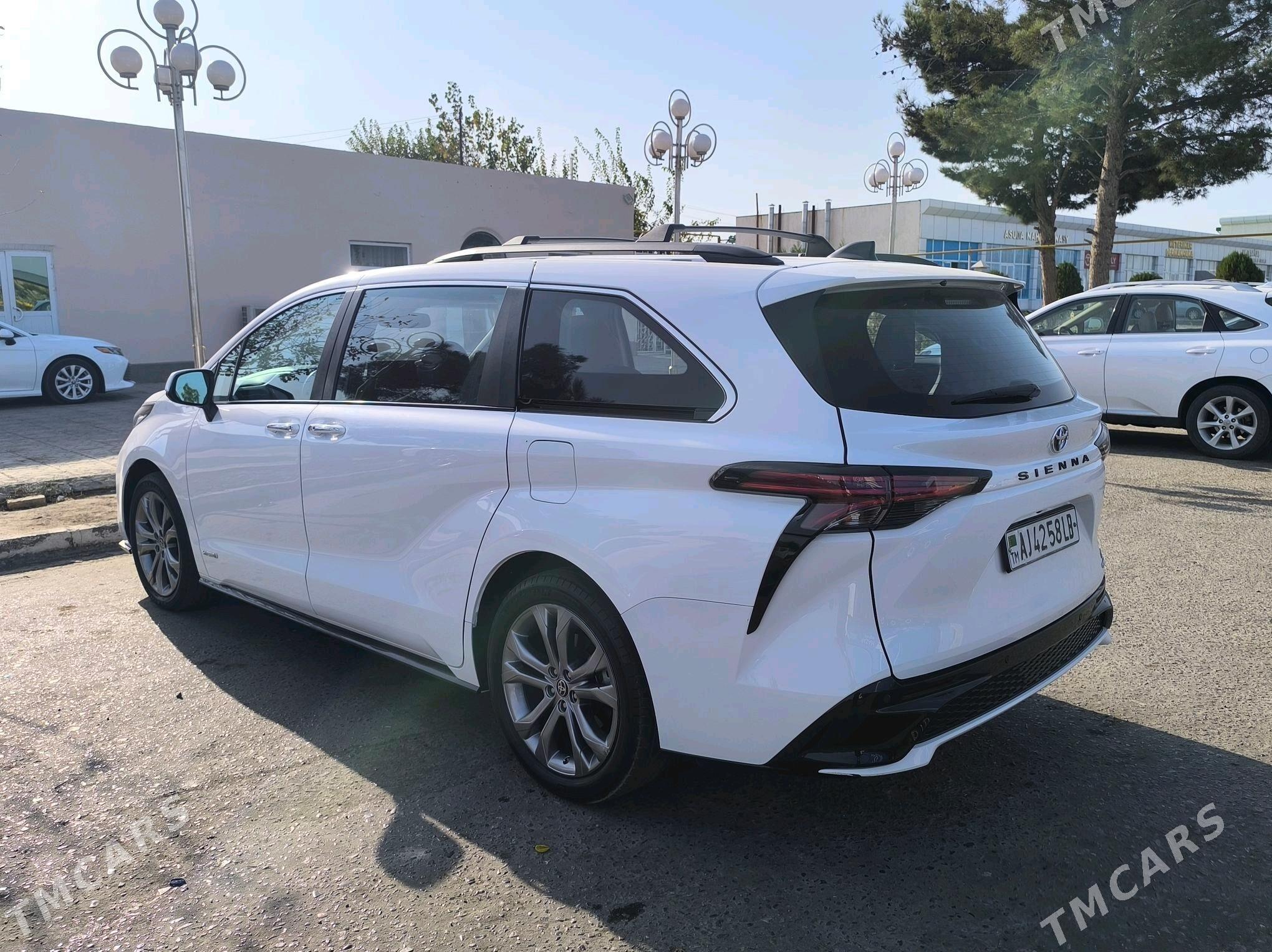 Toyota Sienna 2022 - 600 000 TMT - Туркменабат - img 4