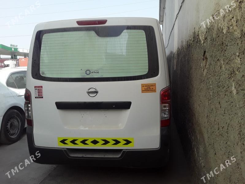 Nissan Urvan 2021 - 330 000 TMT - Мары - img 4