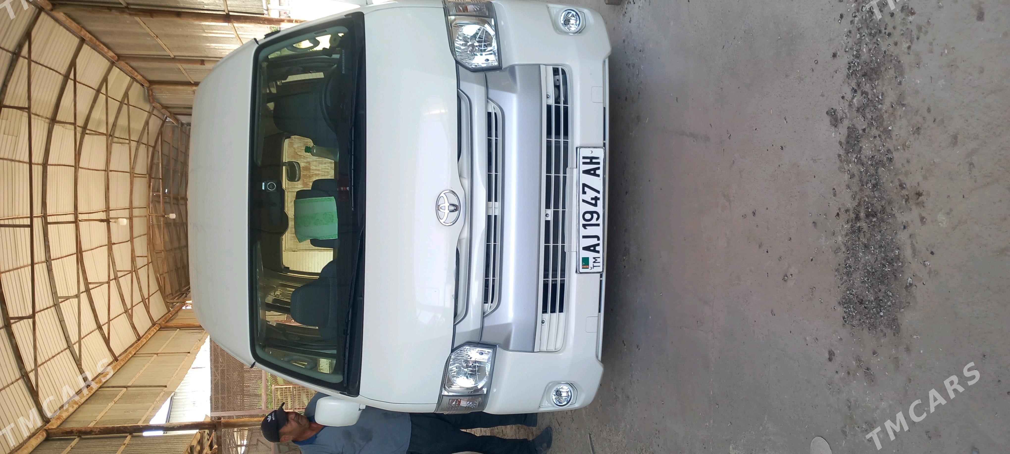 Toyota Hiace 2024 - 588 000 TMT - Кака - img 6