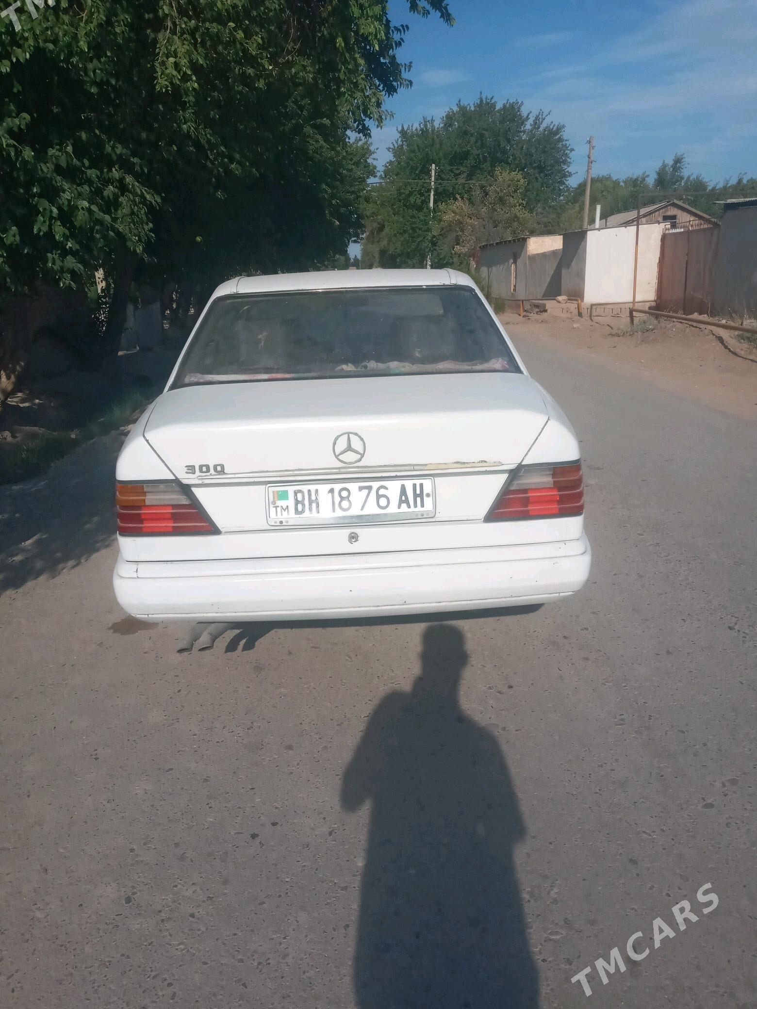 Mercedes-Benz W123 1986 - 25 000 TMT - Теджен - img 2