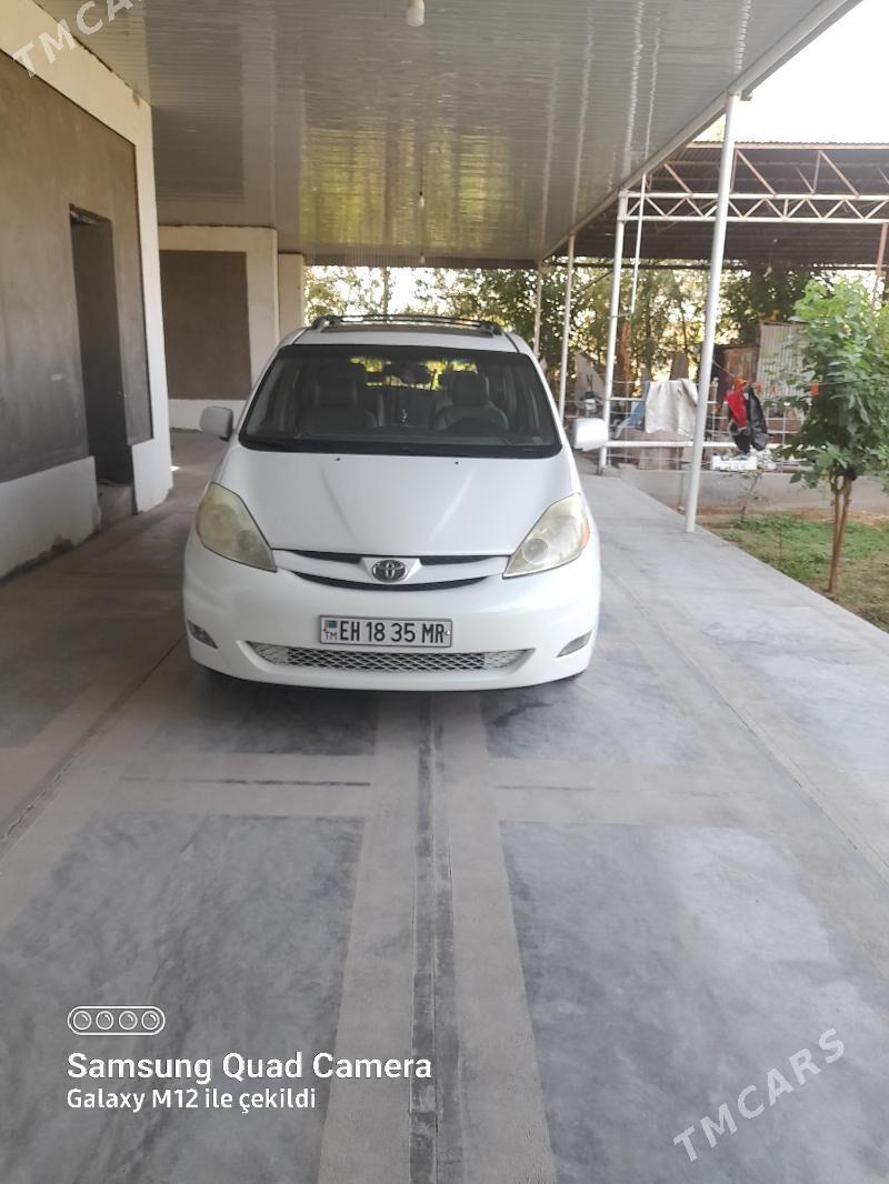 Toyota Sienna 2004 - 250 000 TMT - Мары - img 2