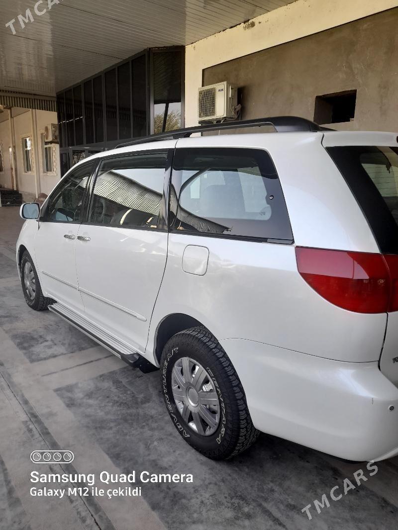 Toyota Sienna 2004 - 250 000 TMT - Мары - img 4