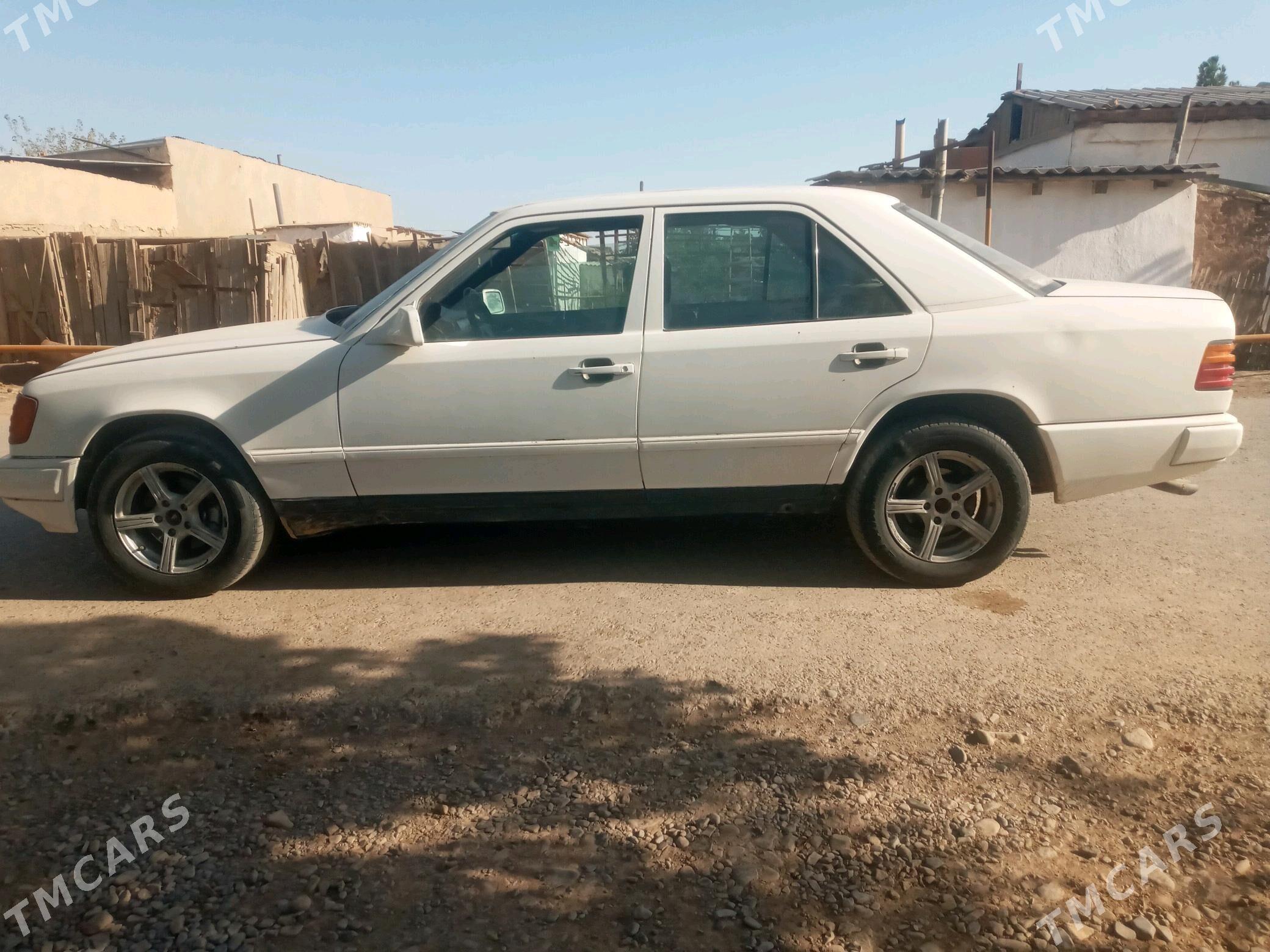 Mercedes-Benz W123 1986 - 25 000 TMT - Теджен - img 4