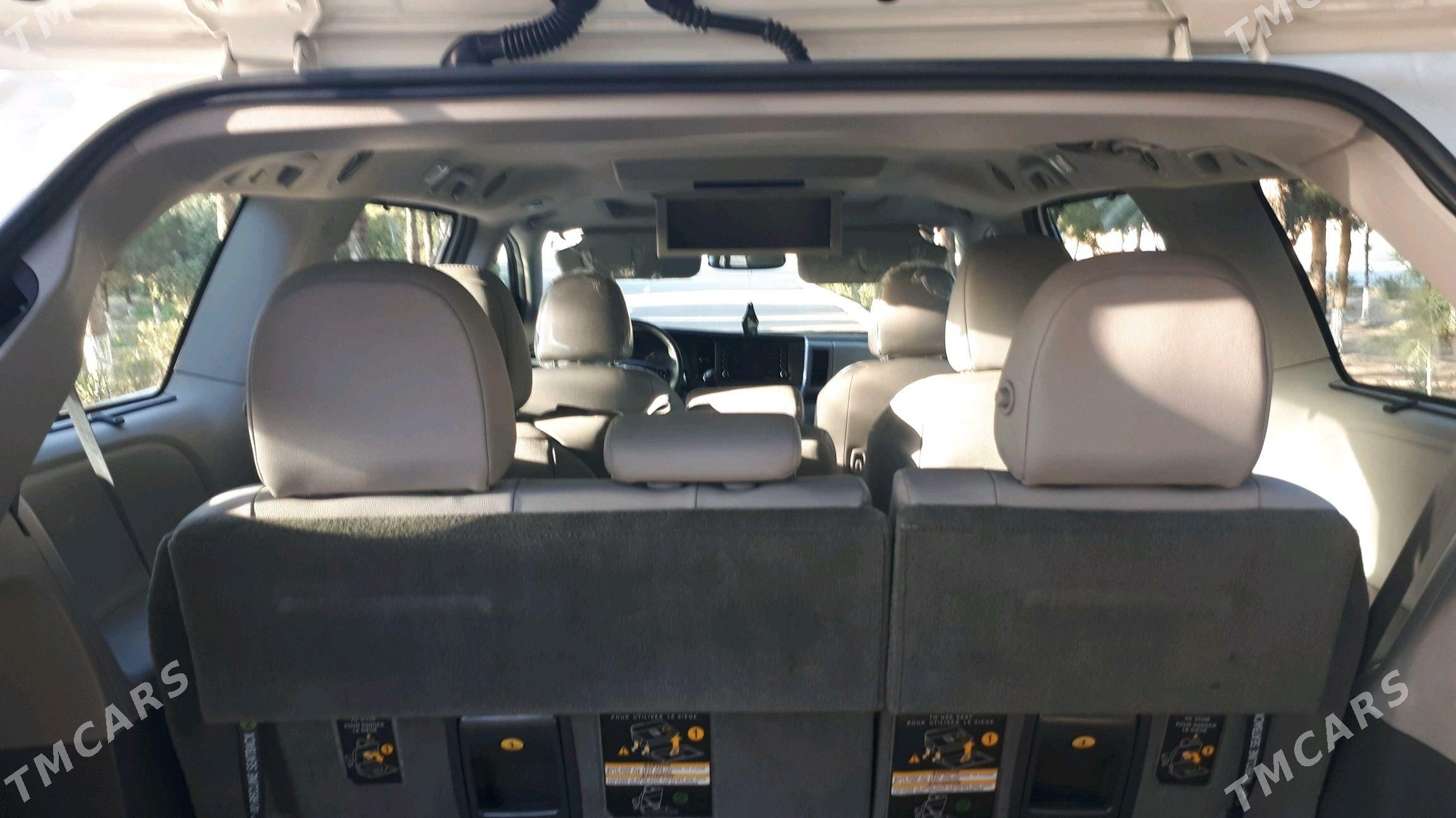 Toyota Sienna 2018 - 550 000 TMT - Мары - img 6