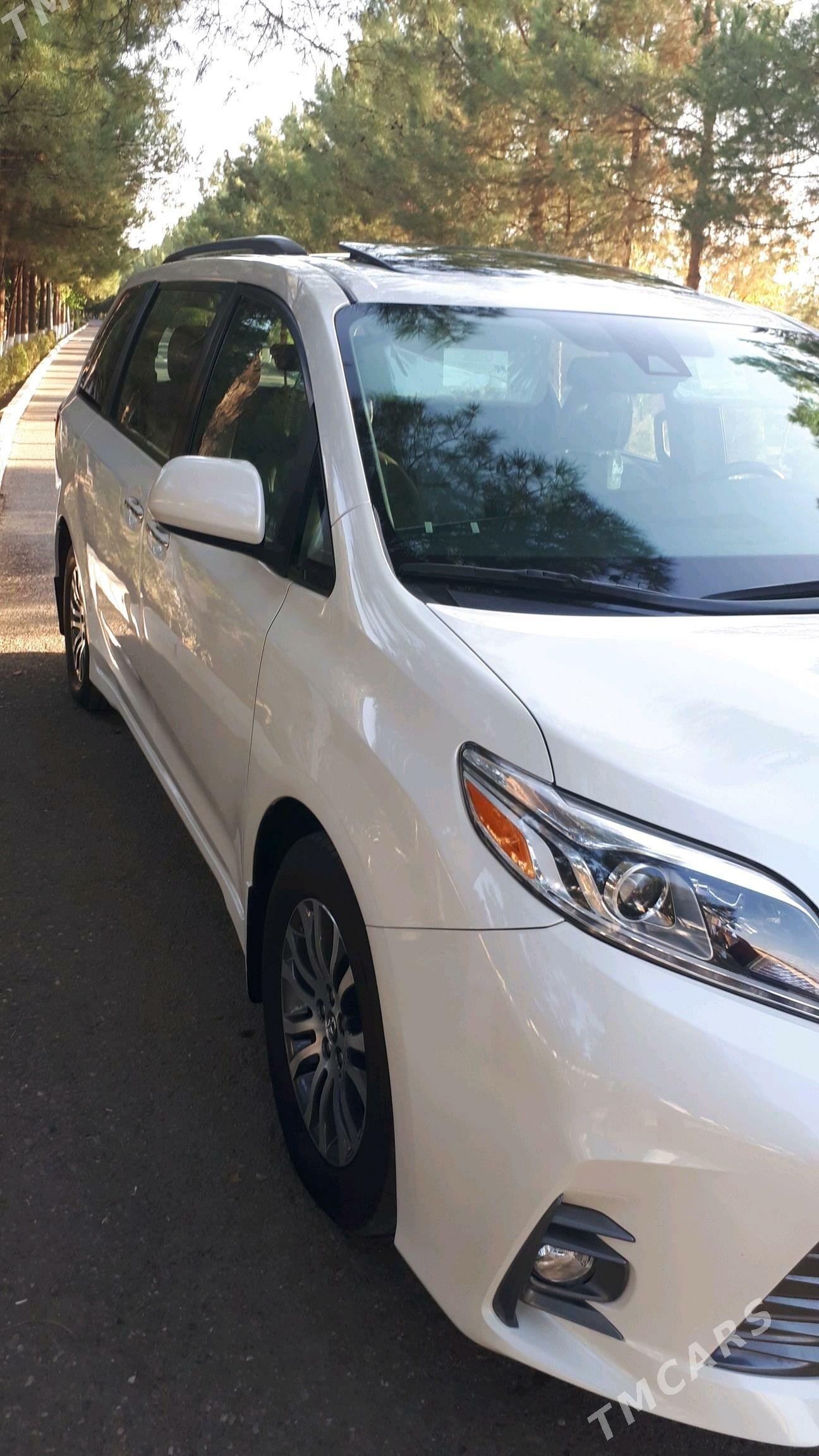 Toyota Sienna 2018 - 550 000 TMT - Мары - img 7
