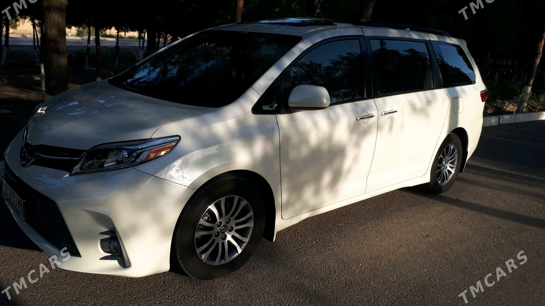 Toyota Sienna 2018 - 550 000 TMT - Мары - img 8
