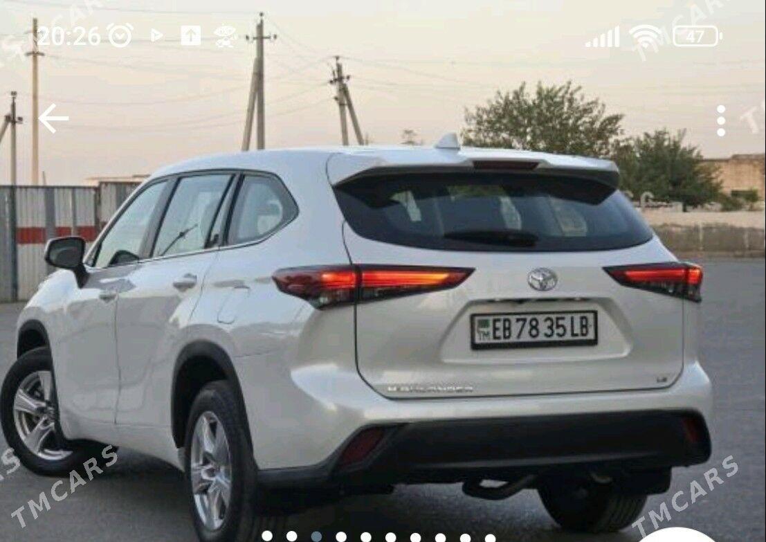 Toyota Highlander 2022 - 520 000 TMT - Dänew - img 2