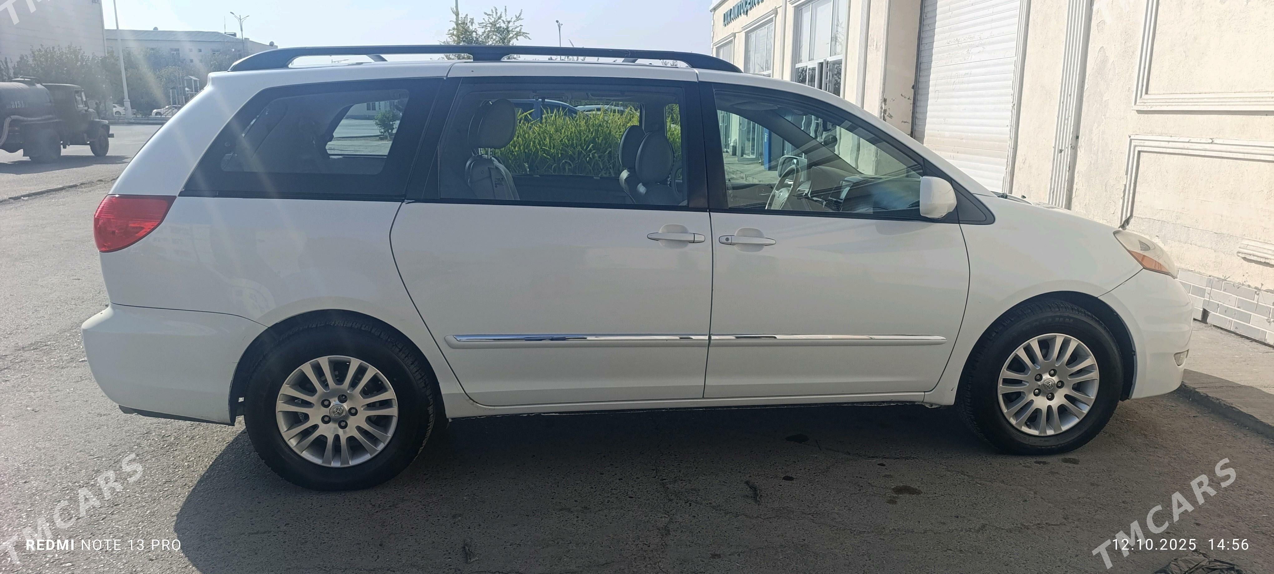 Toyota Sienna 2009 - 320 000 TMT - Türkmenabat - img 4