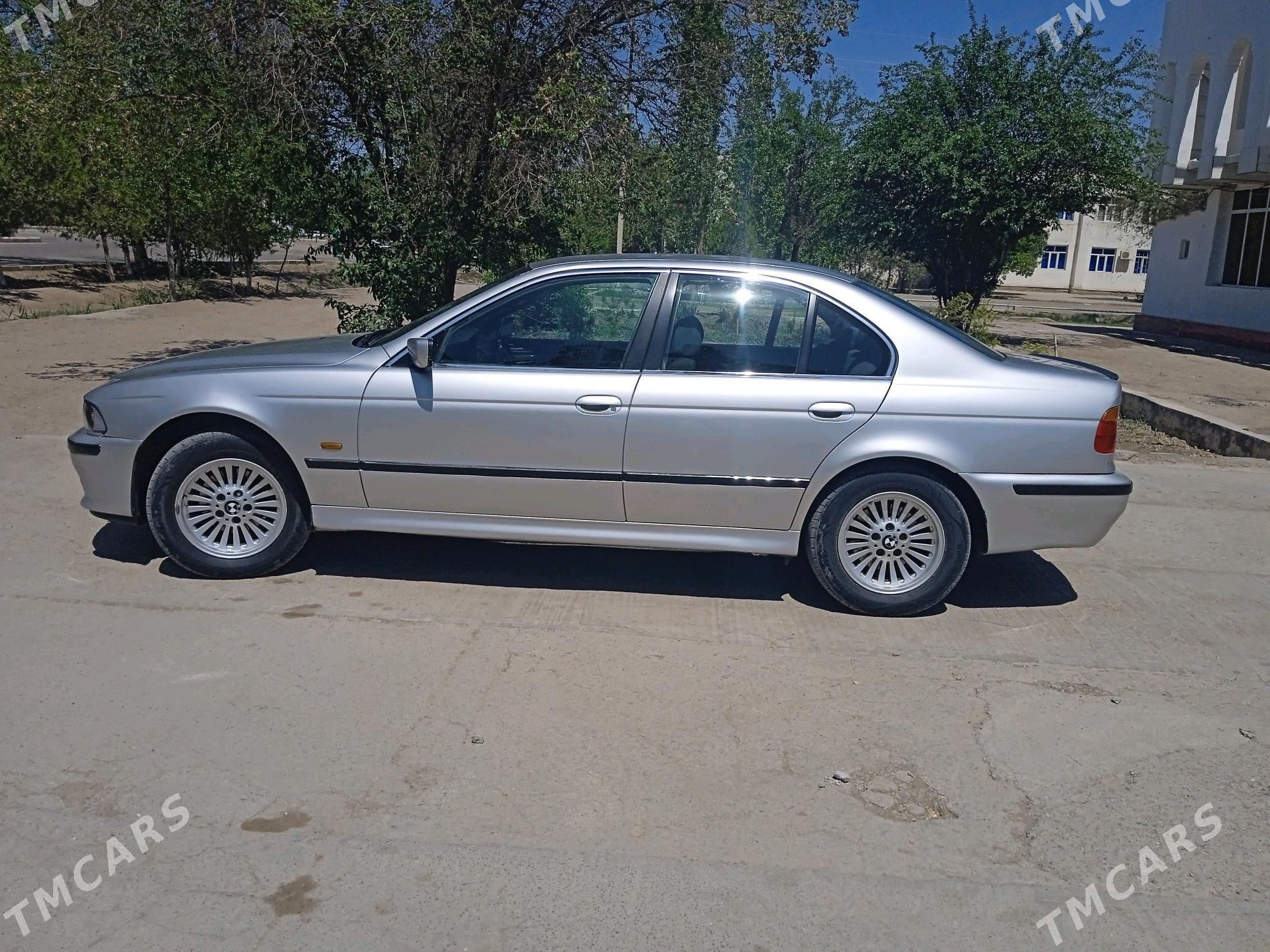 BMW E39 2000 - 110 000 TMT - Köneürgenç - img 4