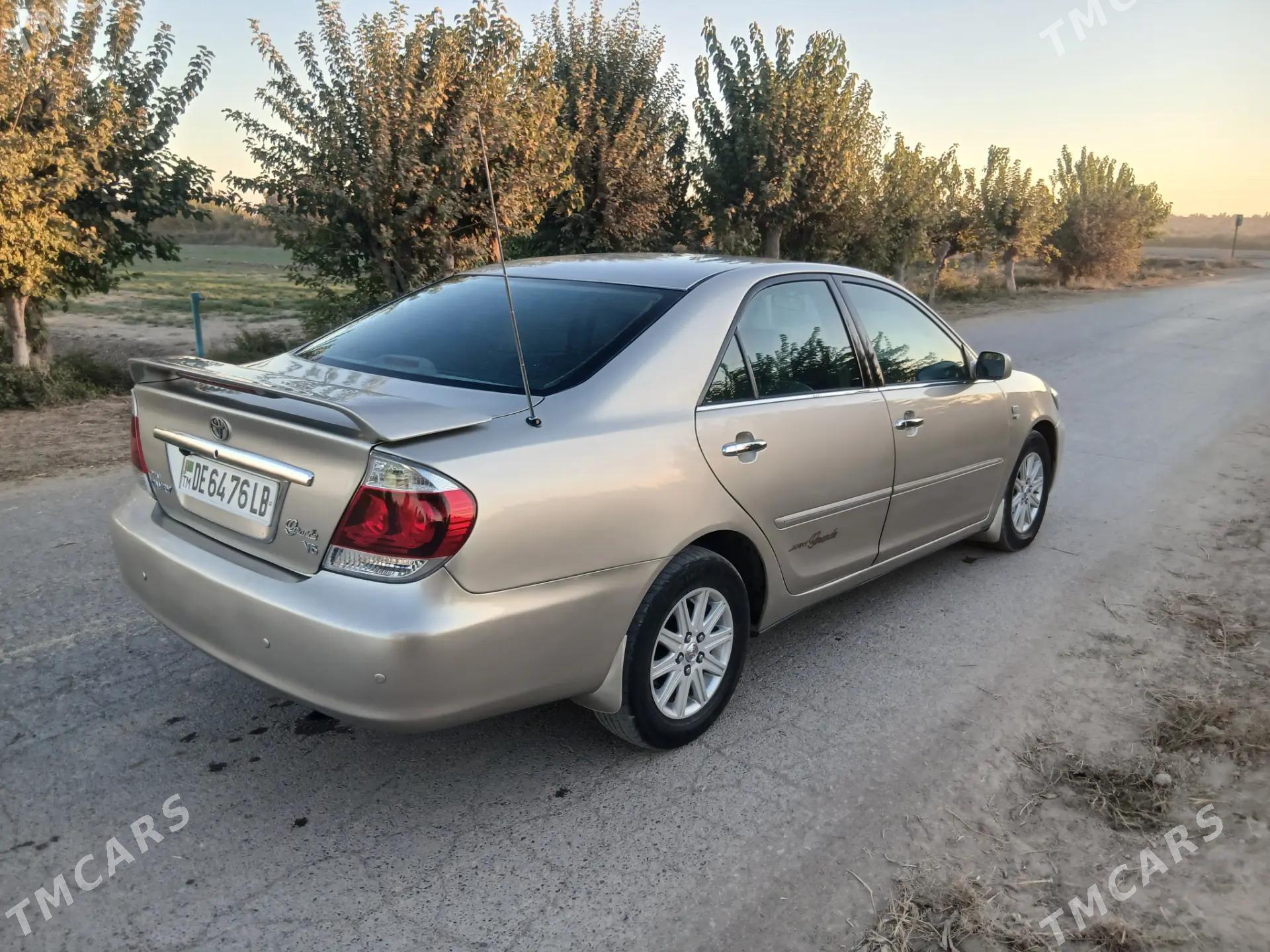 Toyota Camry 2002 - 210 000 TMT - Саят - img 5