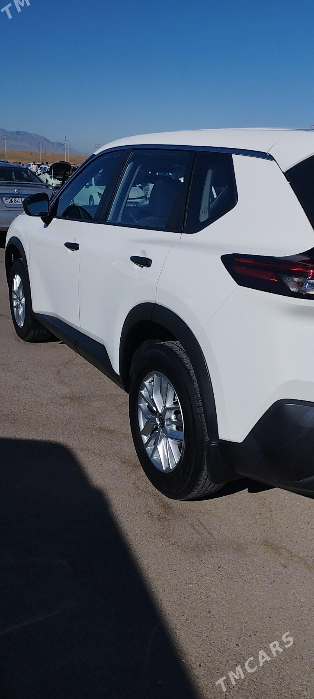 Nissan Rogue 2021 - 330 000 TMT - Тязе заман - img 4